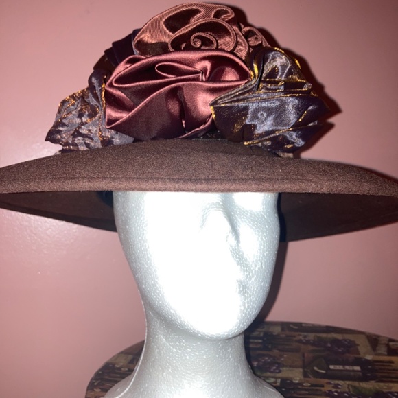 Brown church hat - Picture 2 of 2